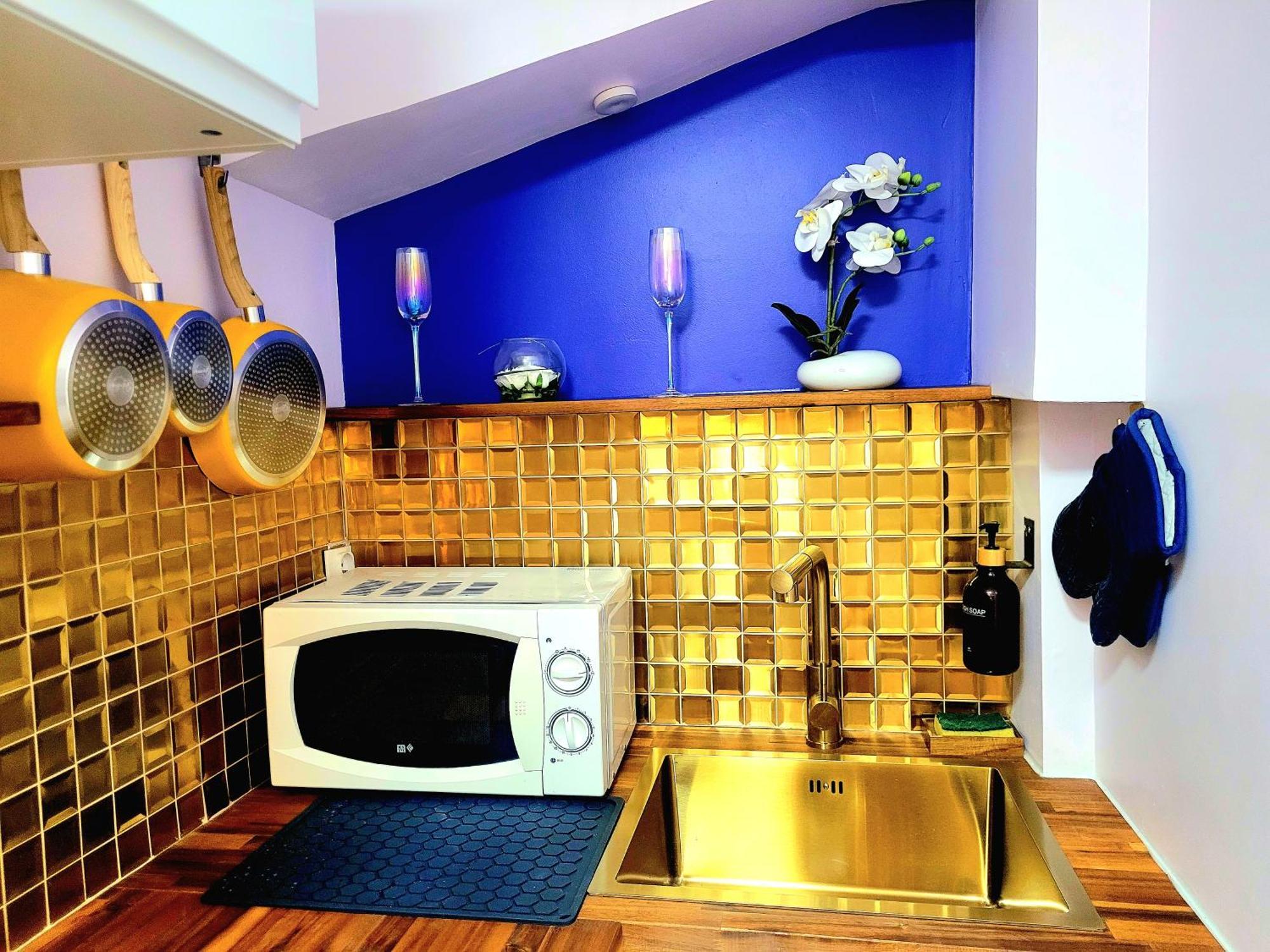 Apartment Golden Art *